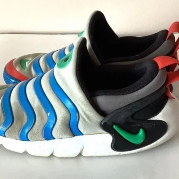 Nike Dynamo Go Water Shoes Slip on Sneakers Kids Children Swim Swimming - Picture 3 of 4